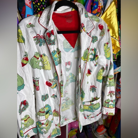 Nick and Nora Christmas frogs pajama top - Picture 7 of 9